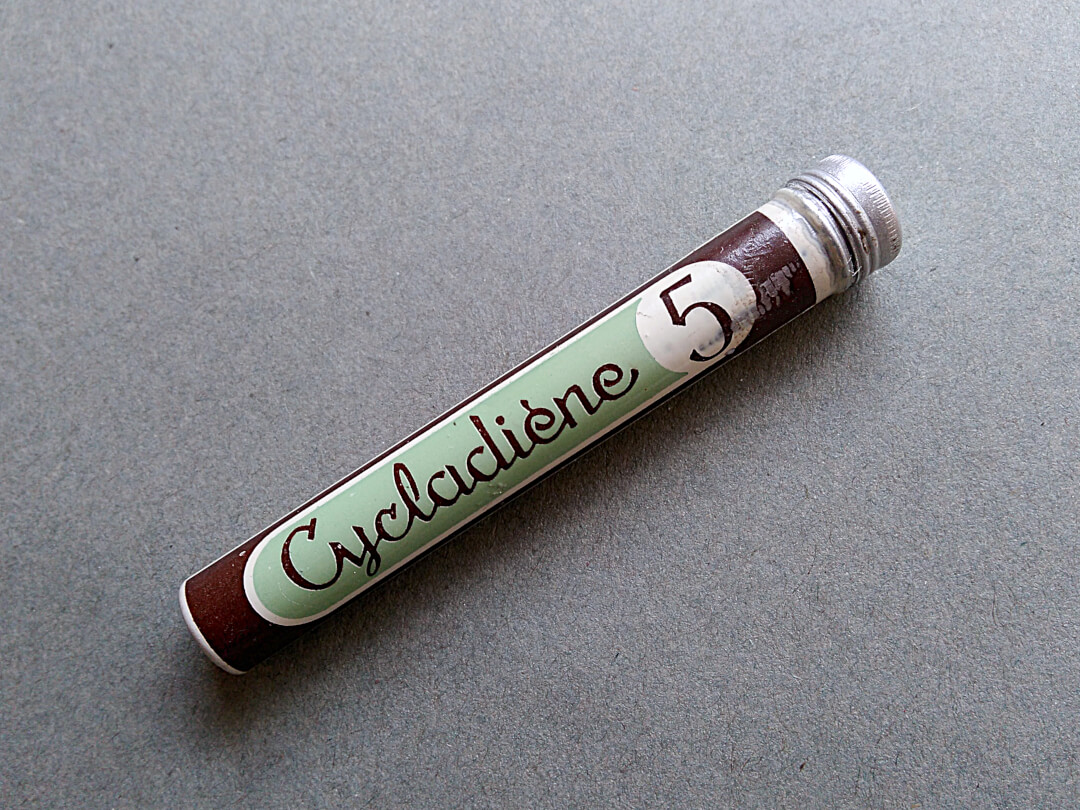 Box of Cycladiène® 5mgr, Tube of 20 dienœstrol tablets by Bruneau & C Laboratories, front