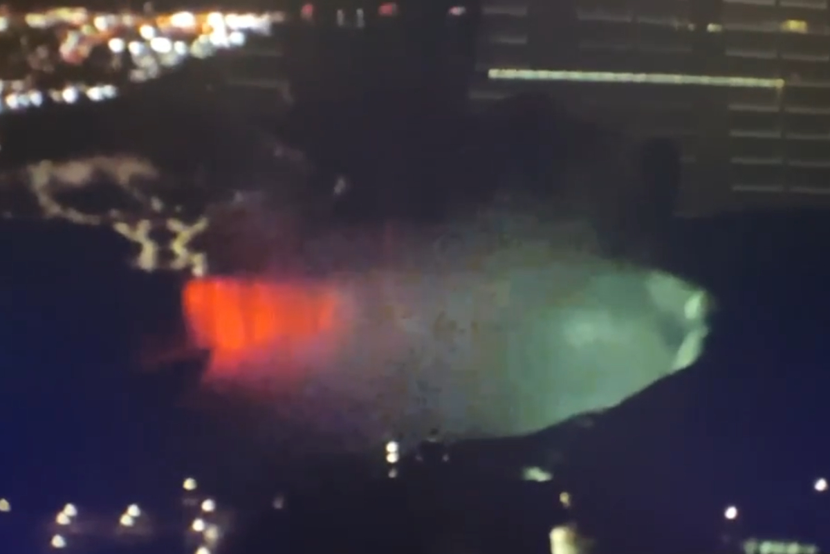 Illumination des chutes du Niagara à l'occasion de la semaine de sensibilisation au DES (diéthylstilbestrol, Distilbène) 2021